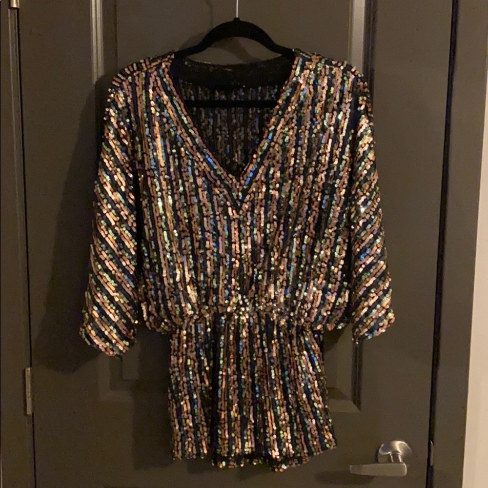 VICI Dolls Sequined Gold and Black V-neck Top